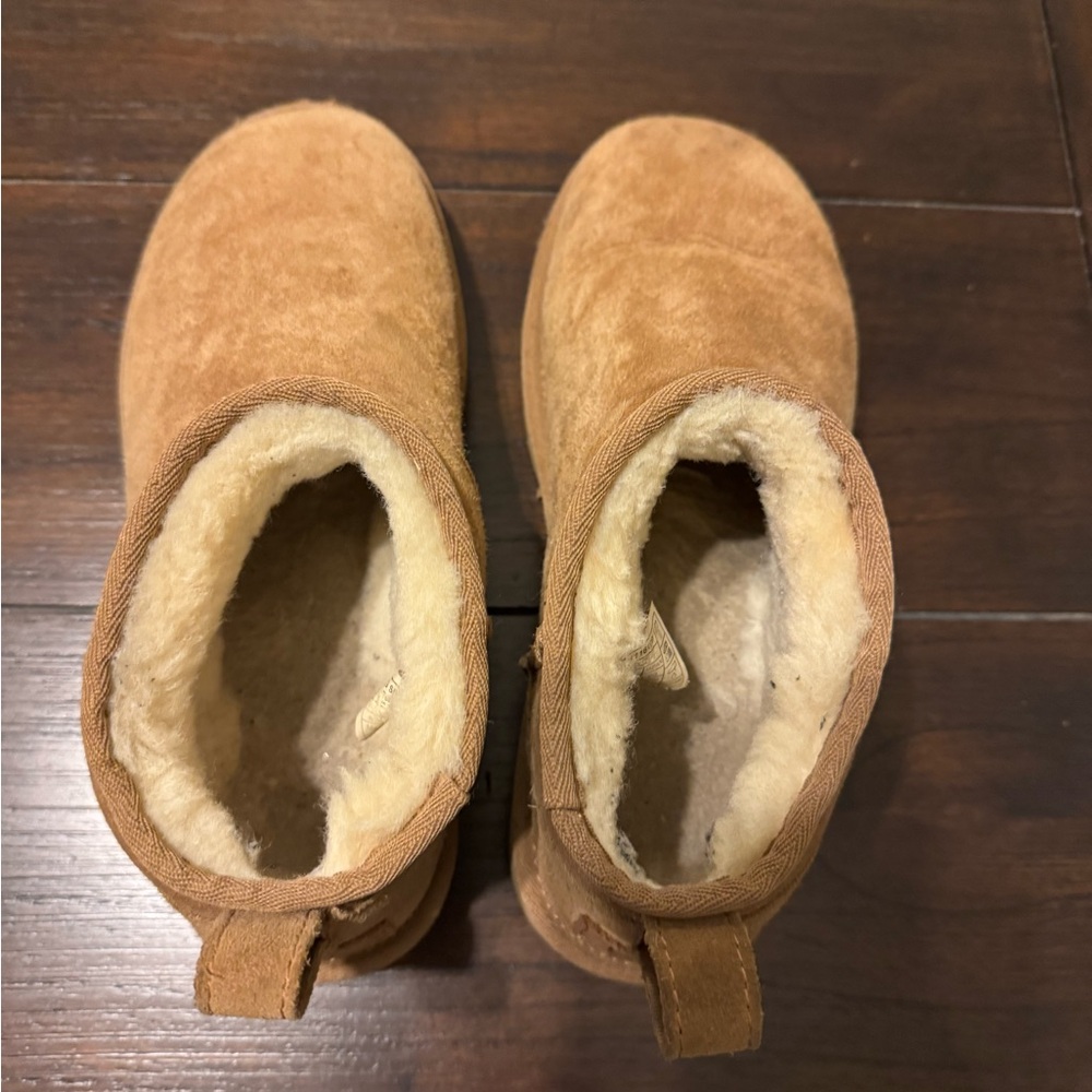 UGG ultra mini boots size 6 chestnut